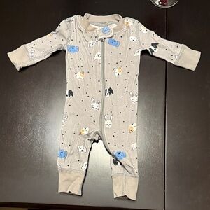 Hanna Andersson Gray Animal Pattern Footie